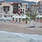Oasis אתר נופש