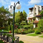 Oasis אתר נופש