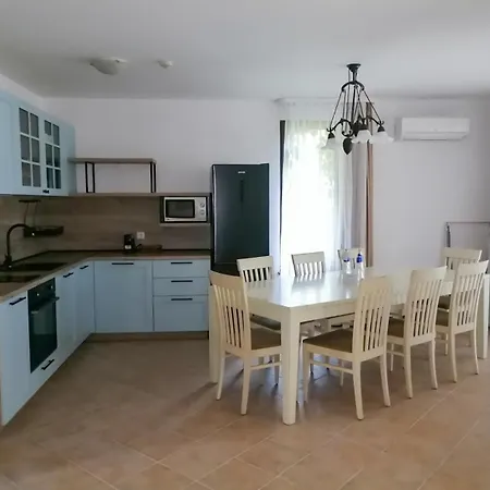 Oasis Лозенец
