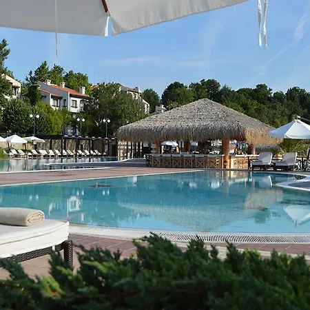 Üdülőközpont Oasis 4*