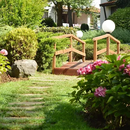 度假村 Oasis 洛泽内茨